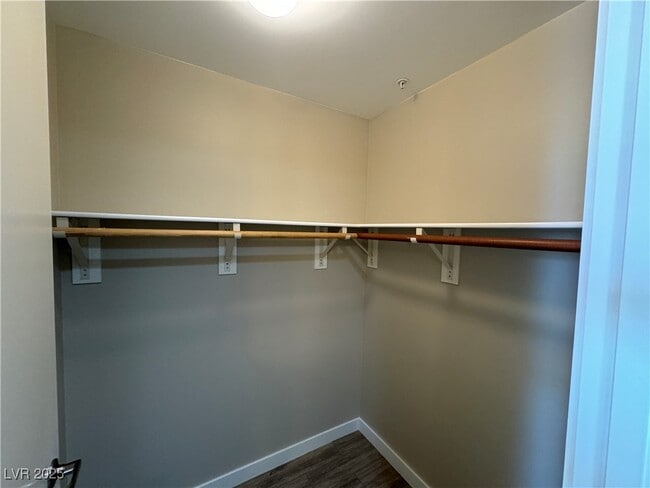 Building Photo - 353 E Bonneville Ave