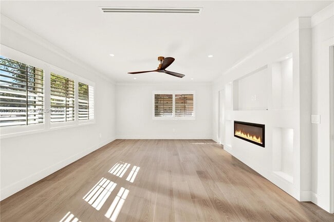 Building Photo - 600 San Antonio Ave