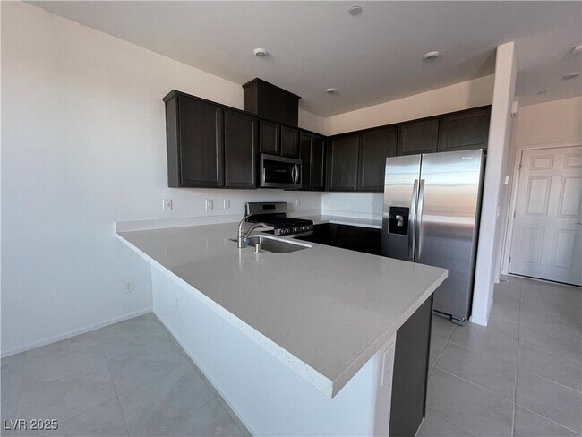 Building Photo - 508 Ylang Pl