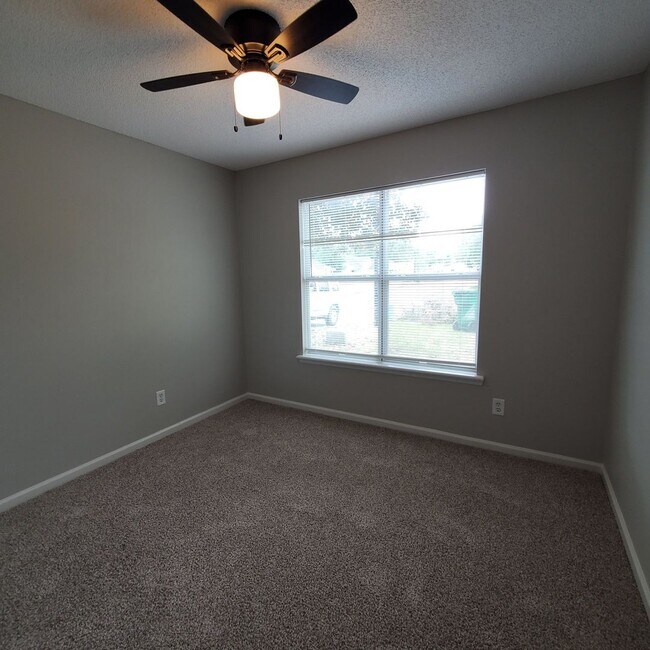 Building Photo - Modern Charm & Tranquil Living: 3-Bedroom Rental Home with New Upgrades in Valdosta, GA