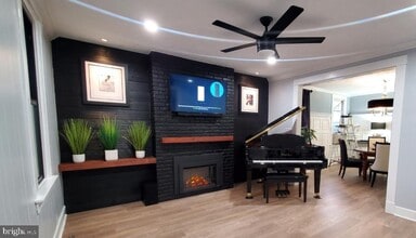 Building Photo - 3302 Richmond Ave