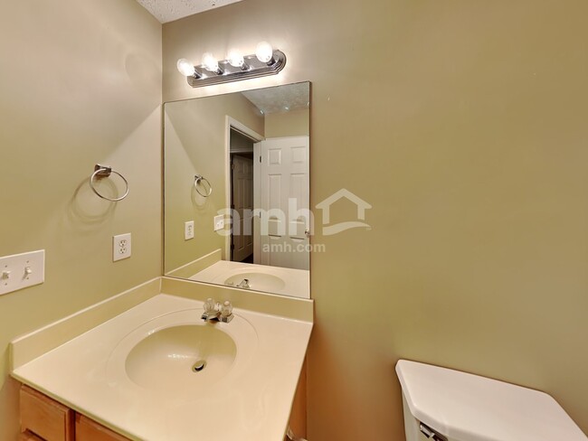 Building Photo - 315 Westminster Dr