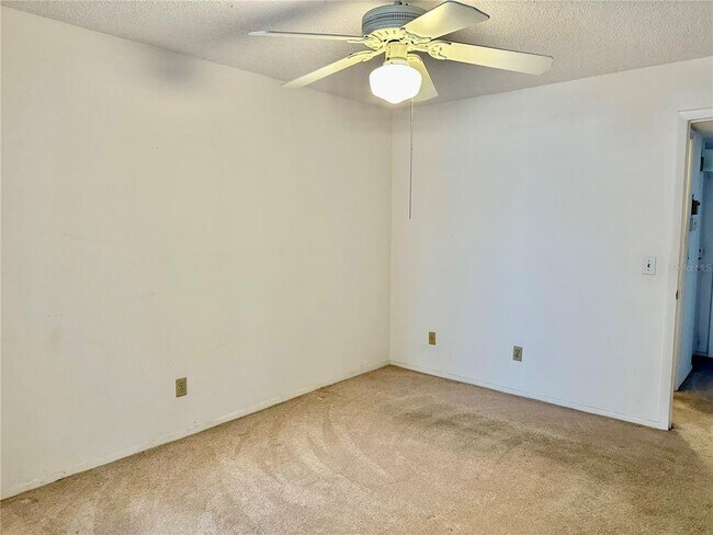 Building Photo - 2359 Finlandia Ln