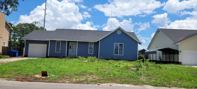 Primary Photo - Clean 3 bedrooms, 2 baths, single garage w/remote control, and fenced yard!!