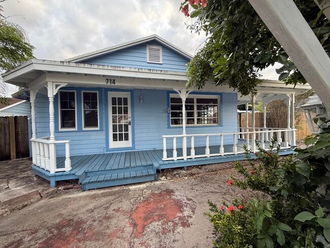 Building Photo - 714 W Lakewood Rd