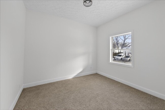 Building Photo - 218 S Walcott St