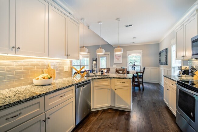 Building Photo - 5322 Honeybee Dr