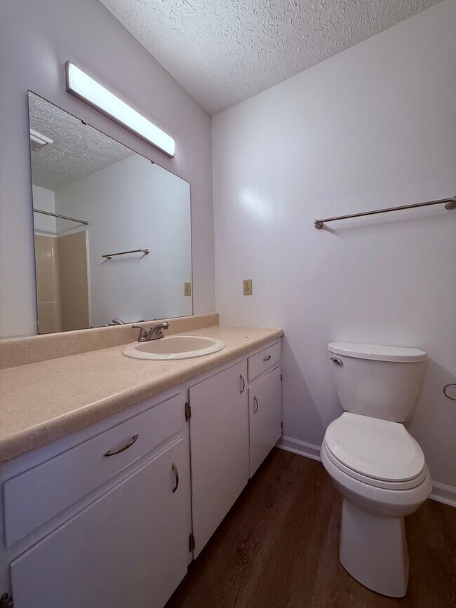 Building Photo - 460A Warrior Dr
