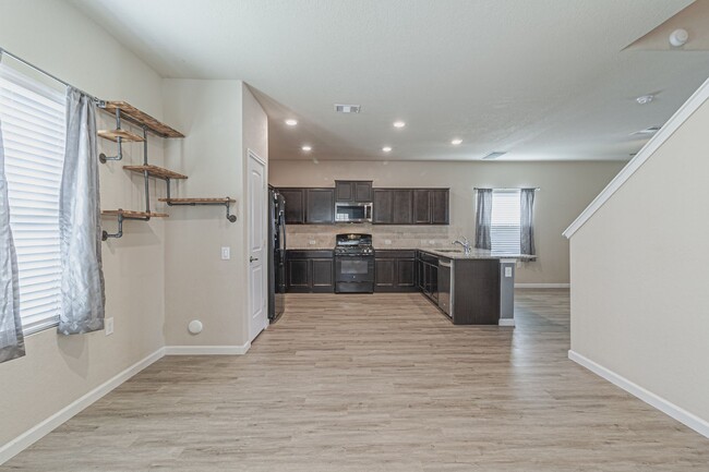 Building Photo - $300 OFF 1ST MONTH RENT IF YOU MOVE IN WIT...