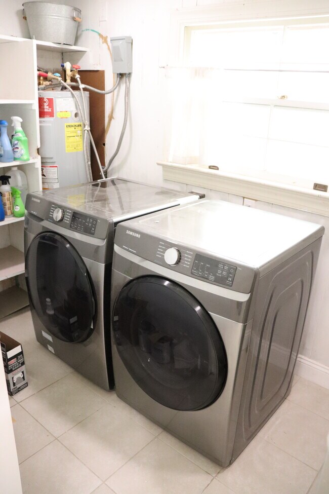 Laundry - 1275 Peachtree St