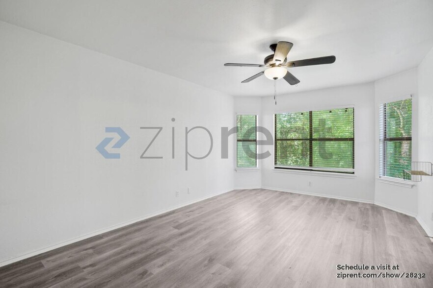 Building Photo - 9830 Sugarloaf Dr