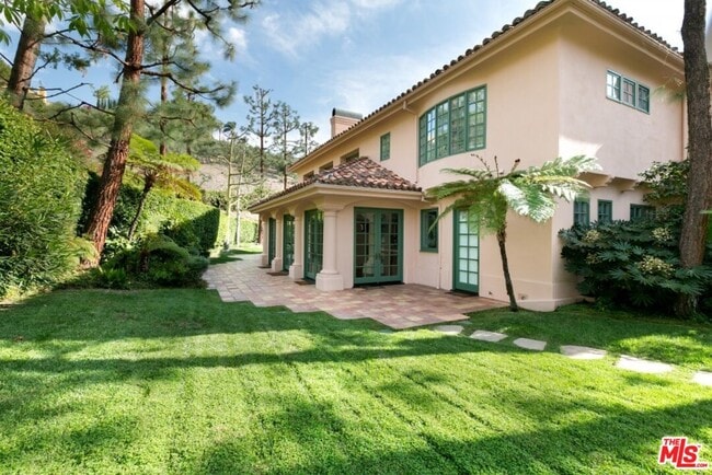 Building Photo - 1450 Cuesta Linda Dr