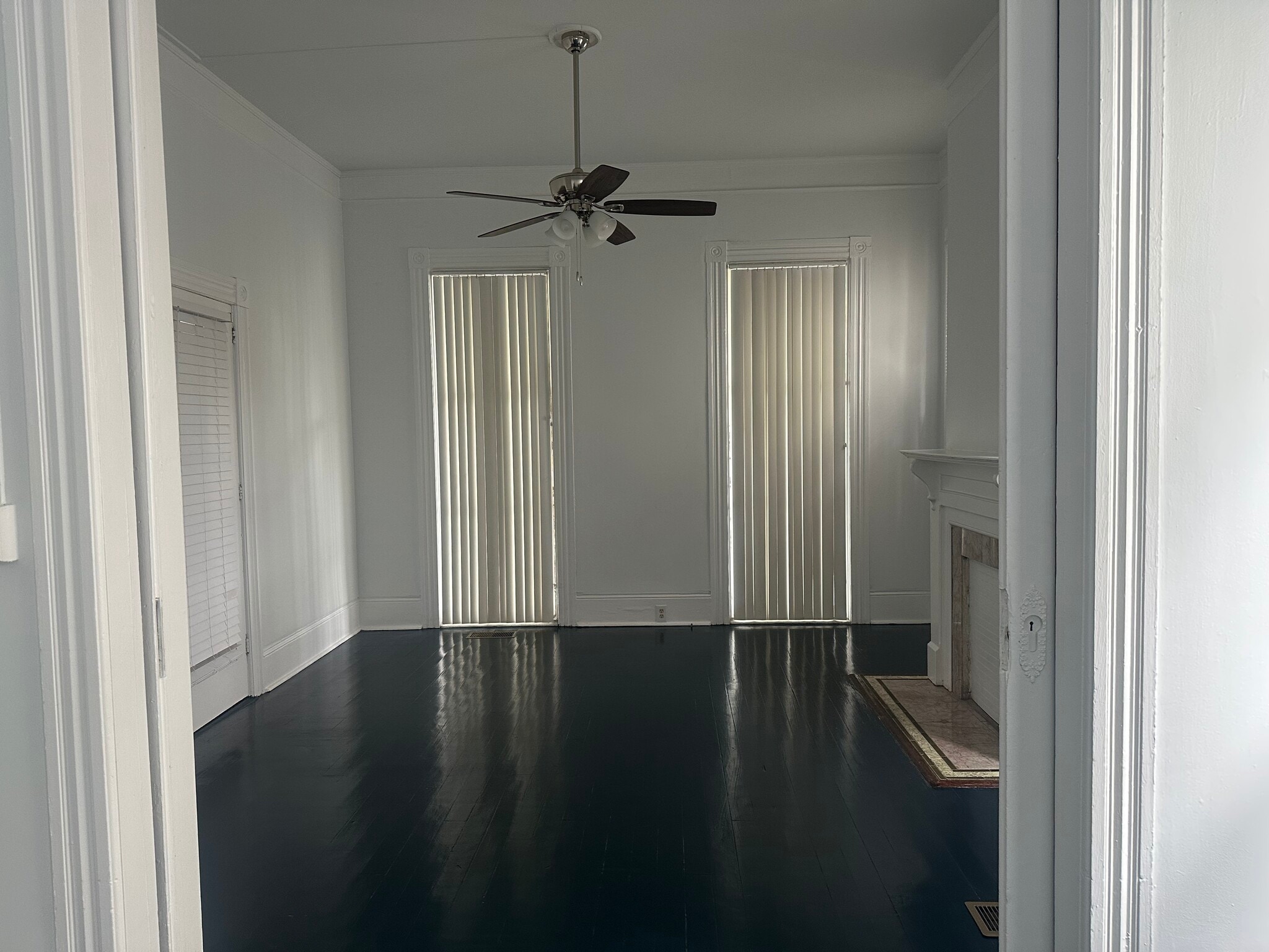 Building Photo - 111 E 39th St