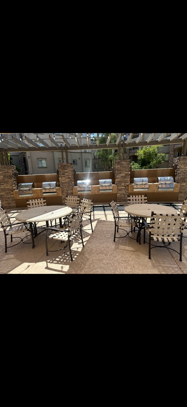 Building Photo - 5450 E Deer Valley Dr