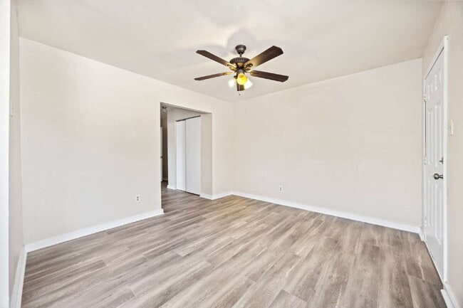 Building Photo - Confortable 2 bedroom 1 bath