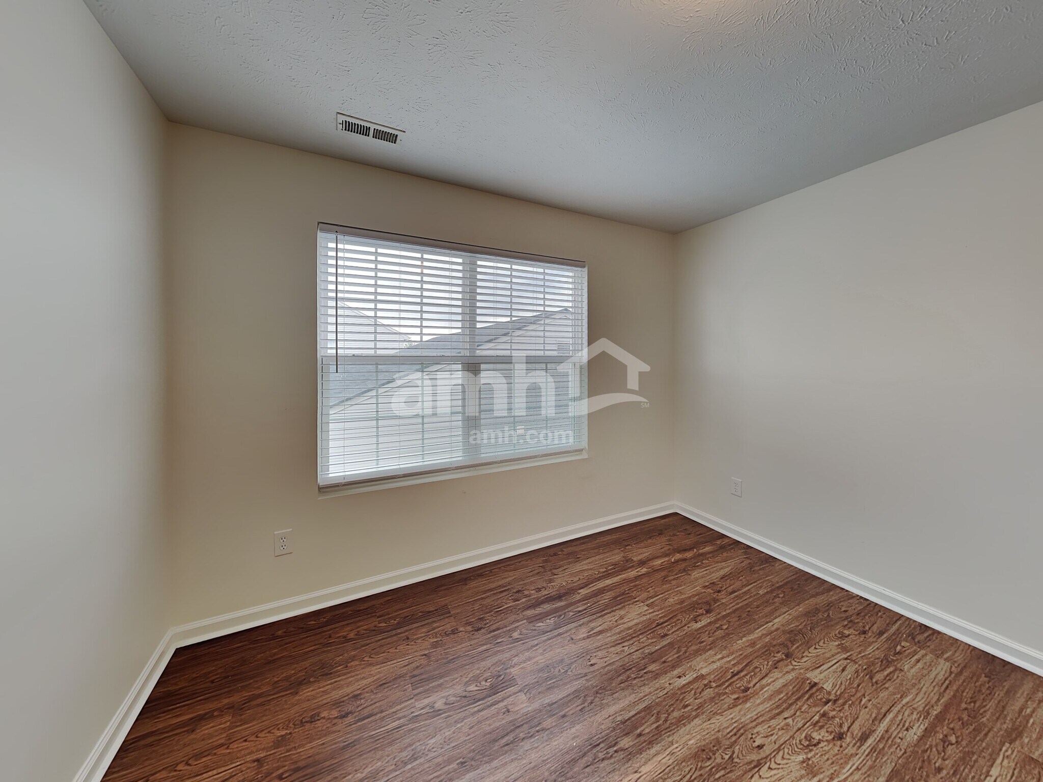 Building Photo - 19327 Fox Chase Dr