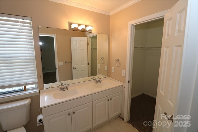 Building Photo - 7130 Lanark Ct