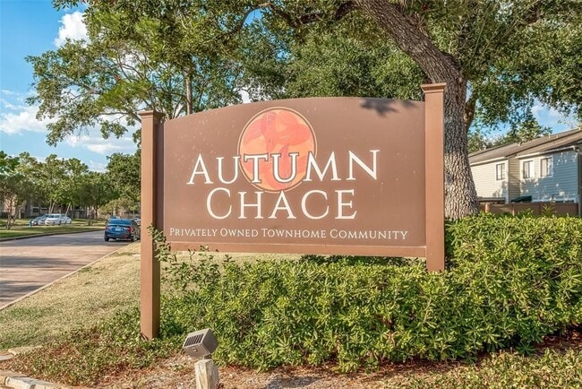 Building Photo - 2457 Briarwest Blvd