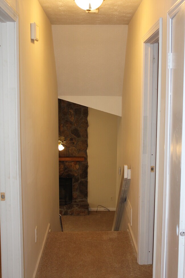 Building Photo - 1410 Ashbrook Dr NW