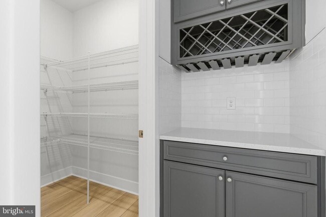 Building Photo - 1715 Water Xing Rd