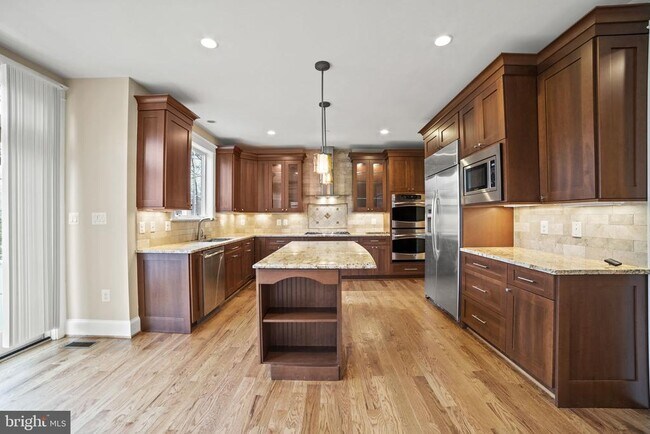 Building Photo - 5709 Wilson Ln