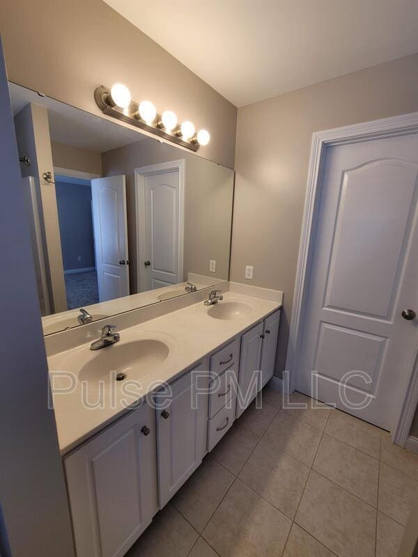 Building Photo - 10189 Chestnut Oak Dr