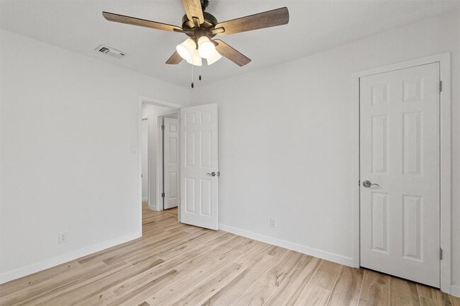 Building Photo - 703 Huntingdon Pl