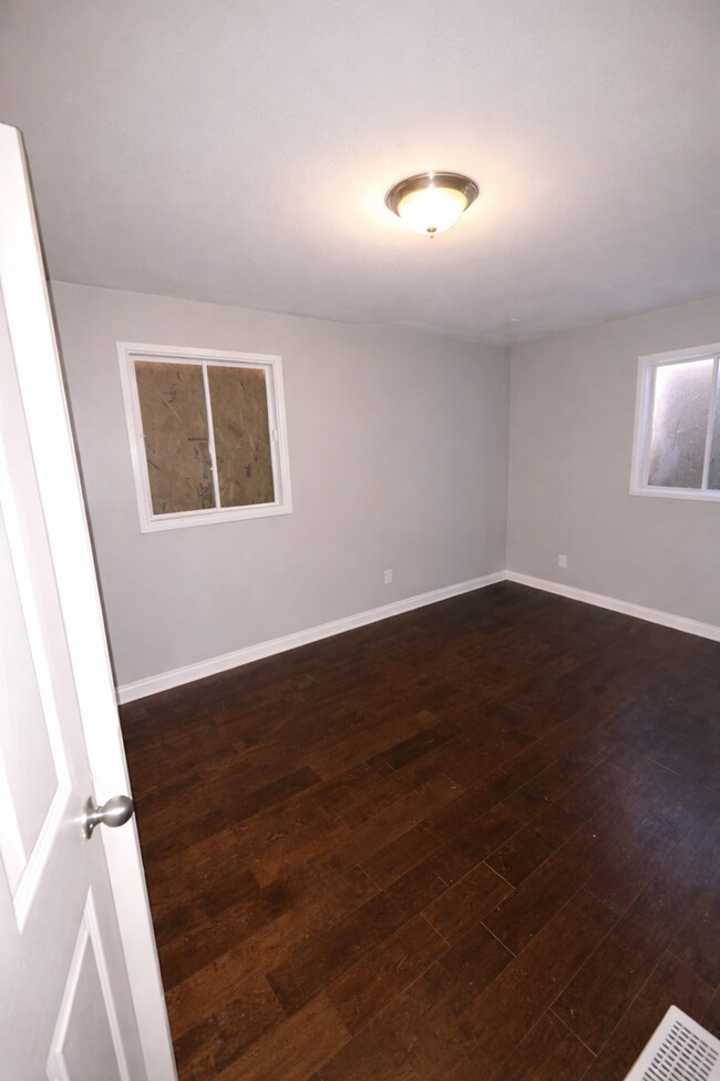 Building Photo - LIMITED TIME**1/2 OFF DEPOSIT**