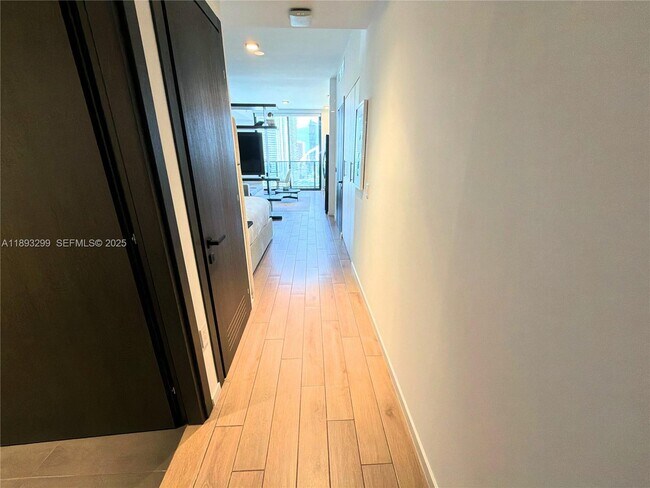 Building Photo - 398 NE 5th St