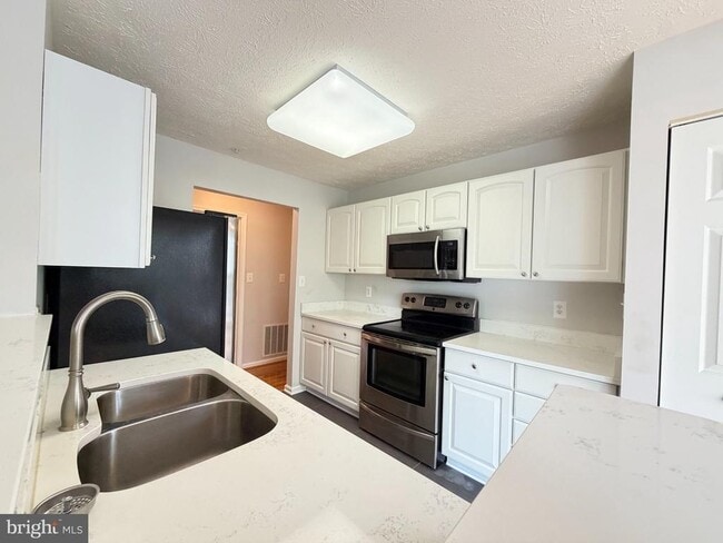 Building Photo - 2408 Autumn Harvest Ct