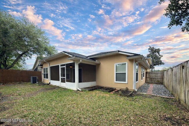 Building Photo - 2472 Willowbend Dr