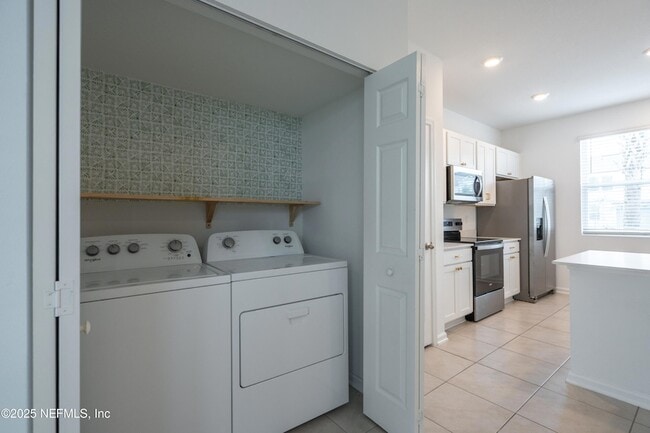 Building Photo - 40 Crisanto Rd