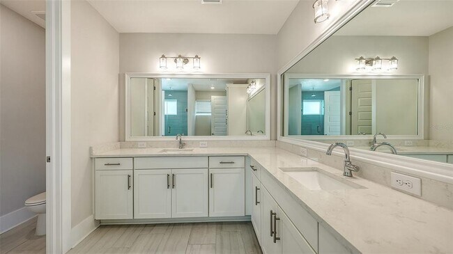 Building Photo - 512 Laurel Pk Dr