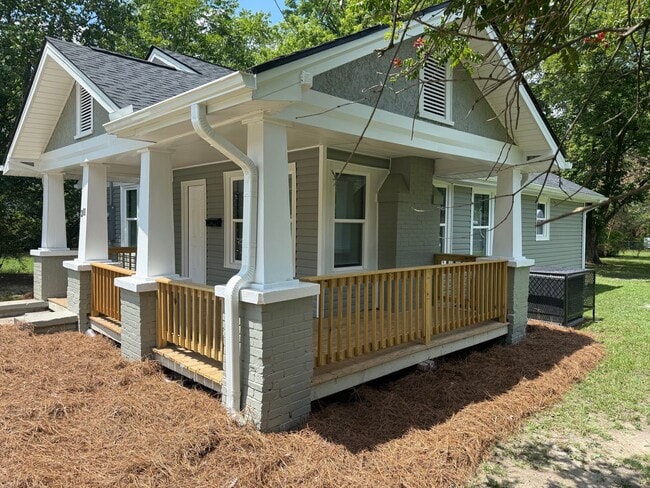 Building Photo - Space, Style & Location—All Under One Roof—For $1250 a Month