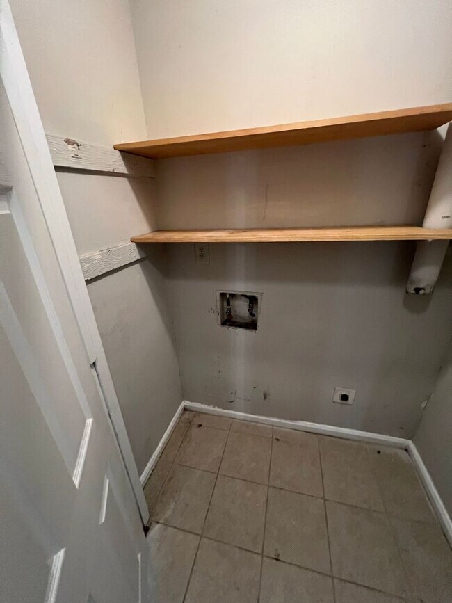 Building Photo - 4689 Cook Dr