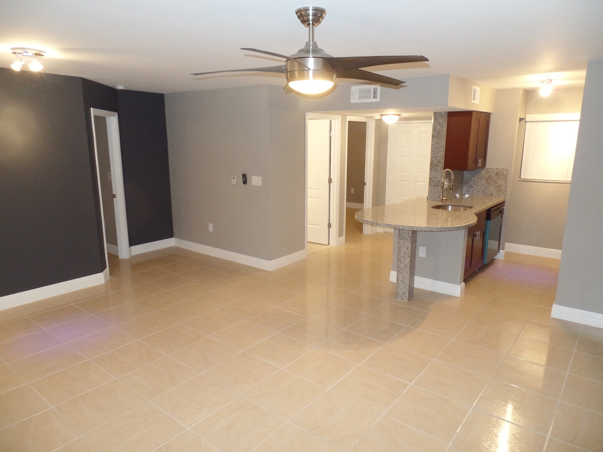 Building Photo - 2890 N Oakland Forest Dr