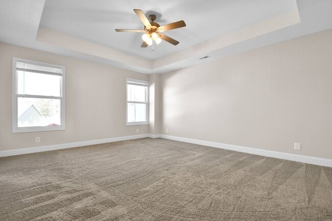 Building Photo - Pet Friendly Three Bedroom!