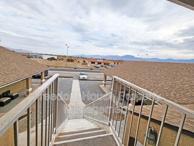 Building Photo - 2321 E Calvada Blvd