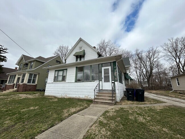 Primary Photo - 205 Union St