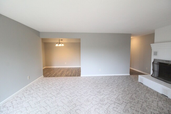 Building Photo - 3 bedroom condo for rent with great sunris...