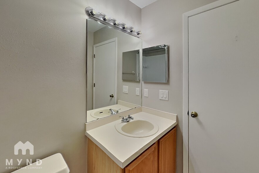 Building Photo - 807 Cloyd Dairy Loop