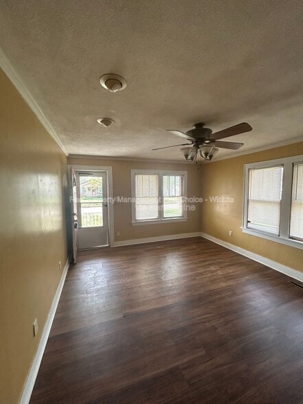 Building Photo - 2142 S Waco Ave
