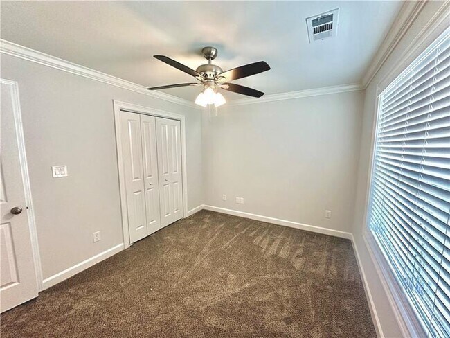 Building Photo - 312 Woodmont Ct