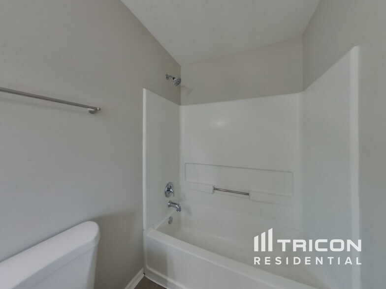 Building Photo - 10823 Firefly Cir