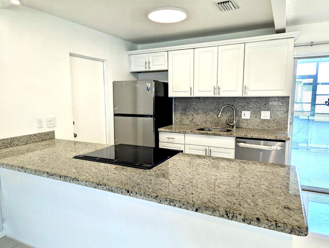 Building Photo - 111 NW 31st Ct