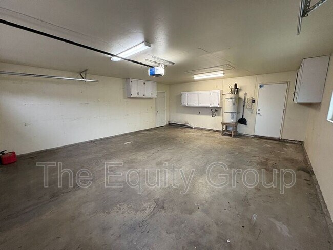 Building Photo - 4122 W Monte Vista Ave