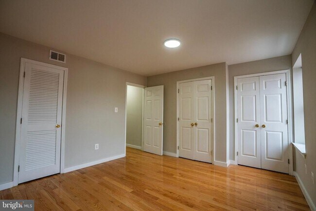 Building Photo - 1504 Swain St