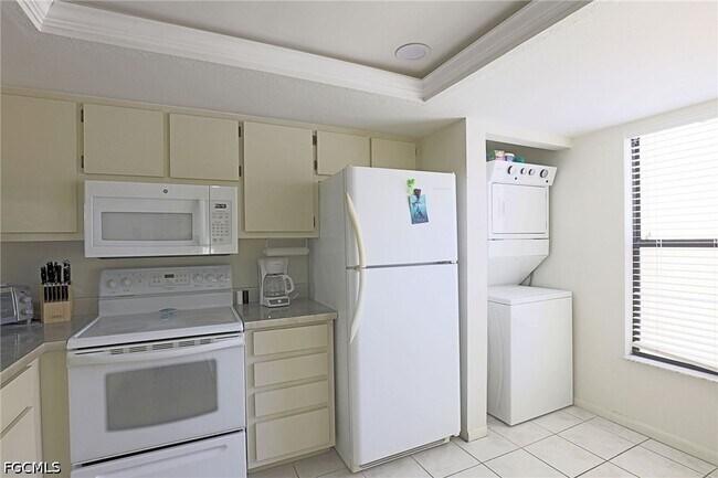 Building Photo - 15178 Parkside Dr