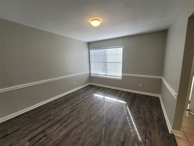 Building Photo - 5920 Arncliffe Dr