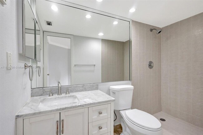 Building Photo - 10755 SW 108th Ave
